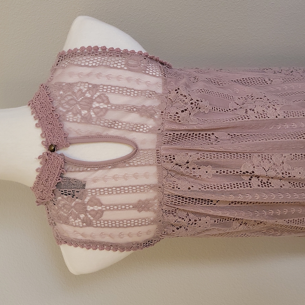 Miss Chevious Lilac Eyelash Lacr Shift Dress - Picture 6 of 9
